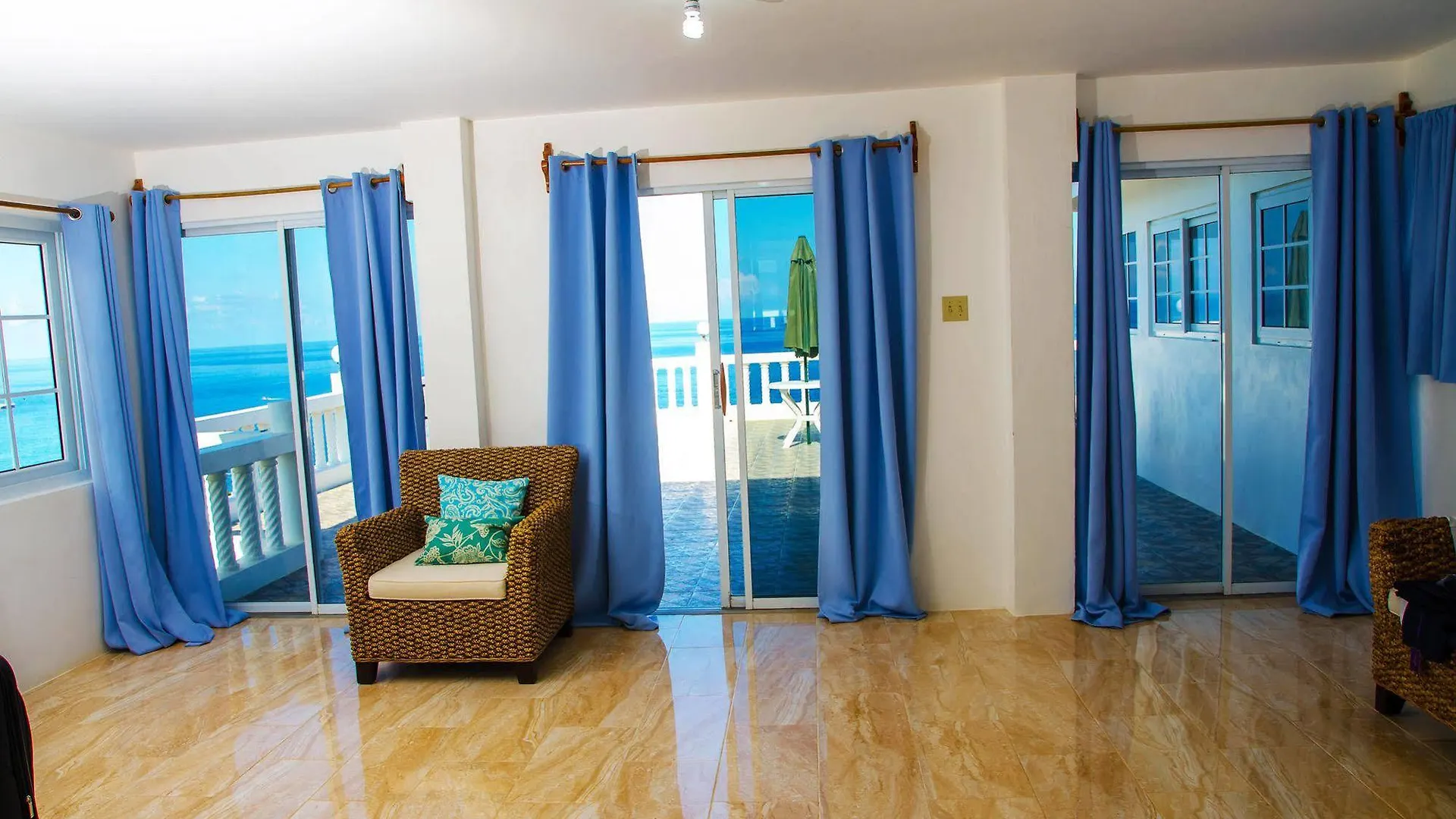 Hotel Villa Juanita Happy Grove